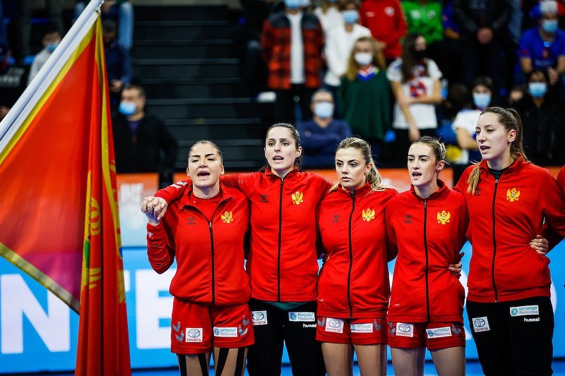 jovanka-radicevic-marina-rajcic-matea-pletikosic-rukometasice-crne-gore