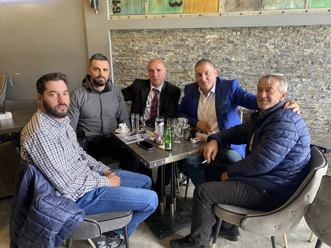 Sa desna na lijevo Ganija Kukaj, Božidar Proročić, Veljko Đukanović, Džeko Radončić i Boban Redžepagić