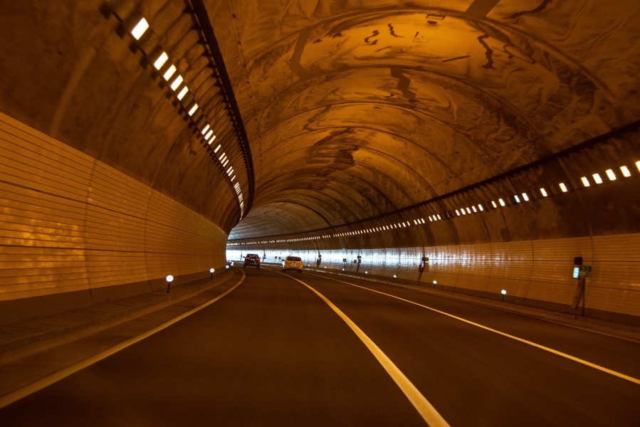 tunnel-4856896_1280_600x900