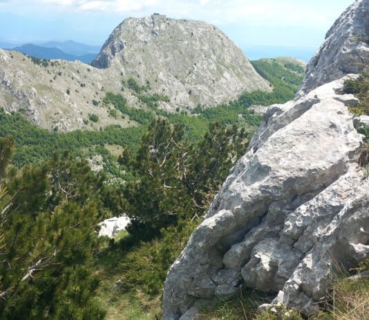 LOVĆENSKI VIDICI PROZORI KA NEBU I MORU